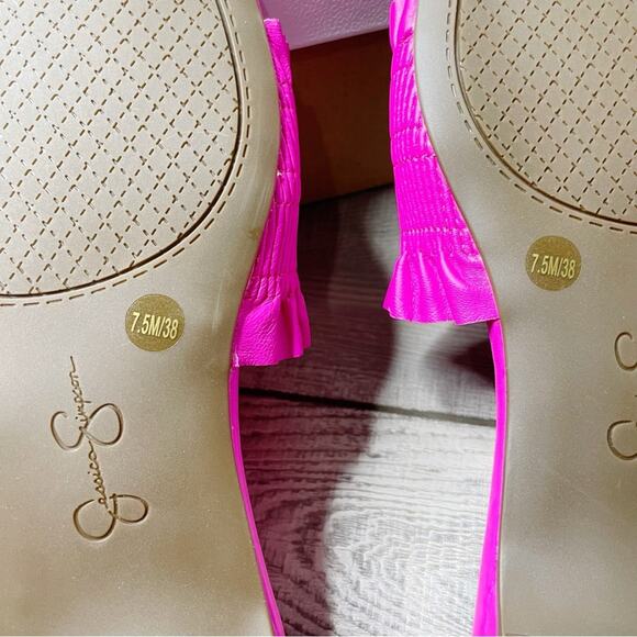 Jessica Simpson Camessa Ruffle Trim Faux Leather Slide Sandals Valley Pink 7.5M - Picture 4 of 4